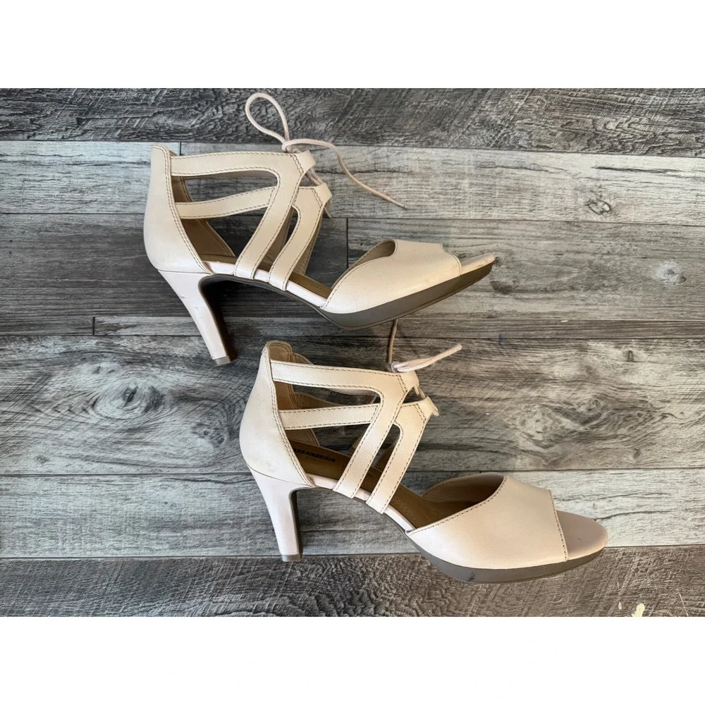 Clarks Heeled Sandals 9.5 Nude Lace Up Peep Toe Strappy Dressy Chic